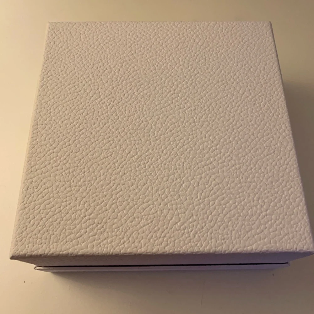 Dior Box with Gold Logo - Picture 2 of 7